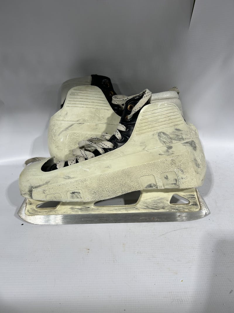 Used 2000 Senior 9.5 Goalie Skates